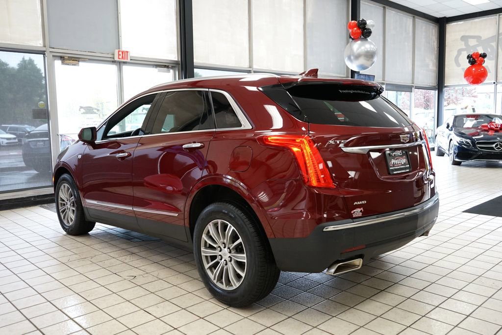 Used 2017 Cadillac XT5 Luxury w/ Driver Awareness Package AWD/4WD image 4