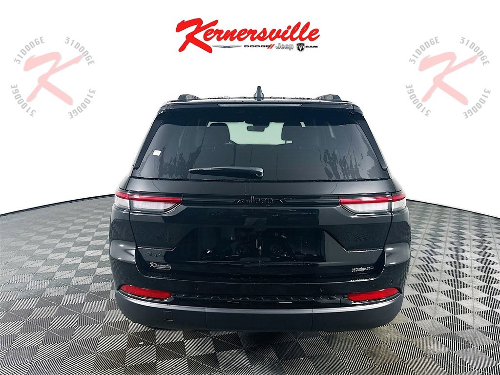 New 2025 Jeep Grand Cherokee Altitude image 6