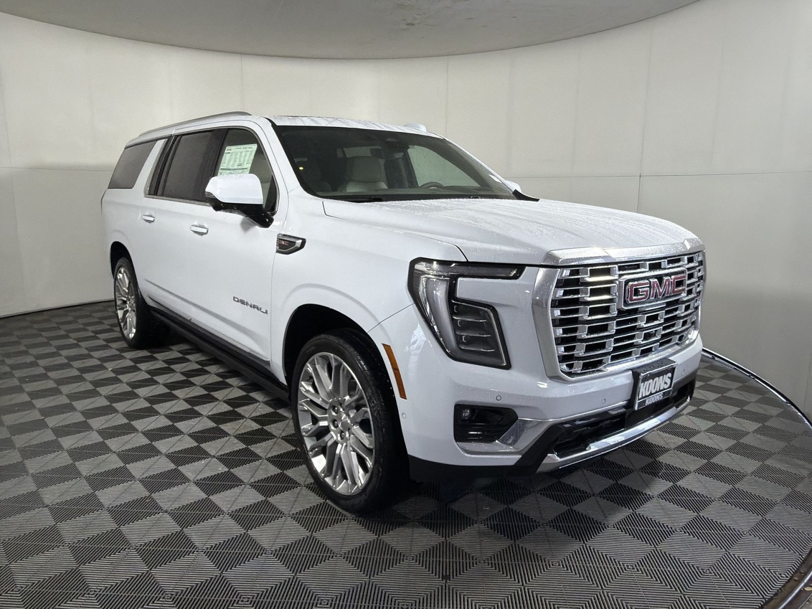New 2026 GMC Yukon XL Denali w/ Denali Reserve Package AWD/4WD image 10