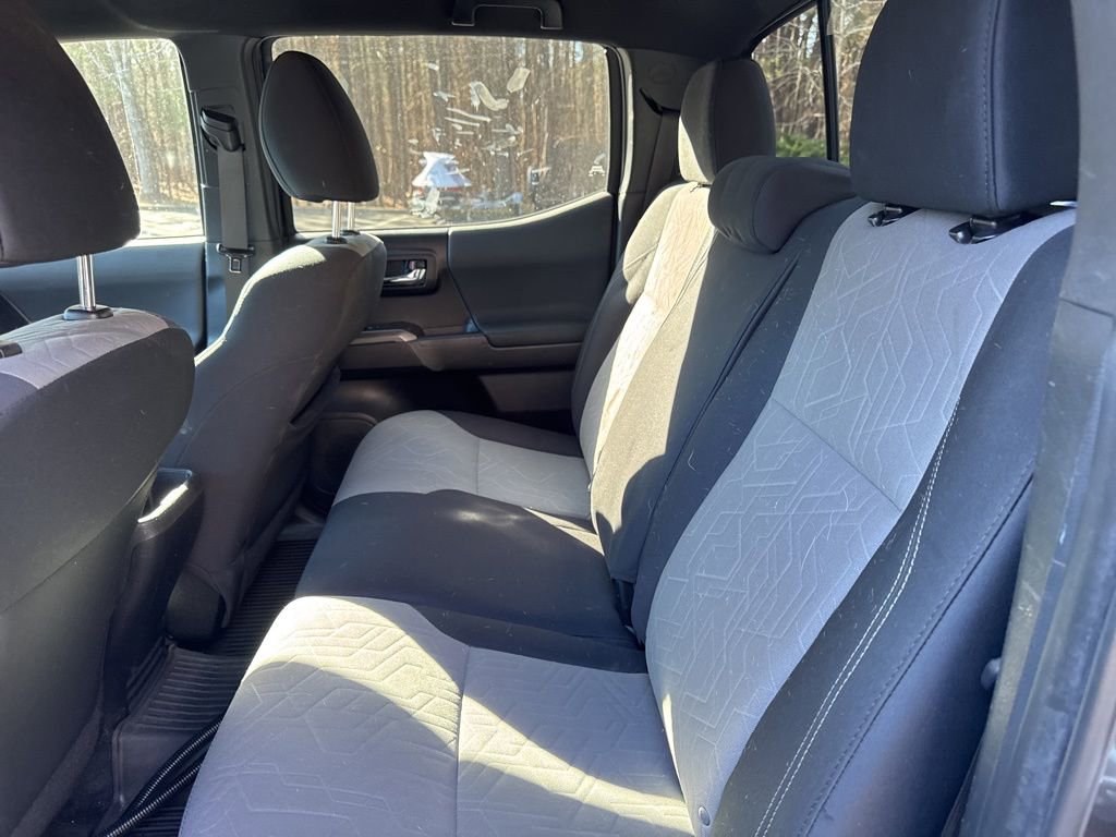 Used 2022 Toyota Tacoma TRD Off-Road image 11