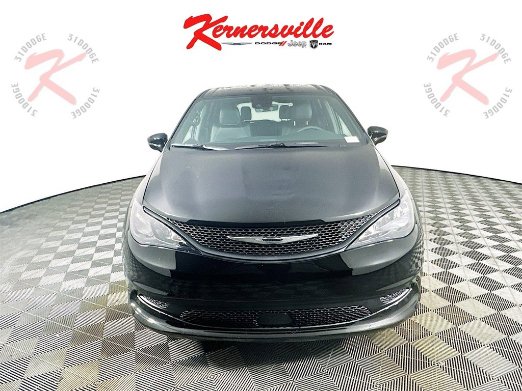 New 2026 Chrysler Voyager LX image 2