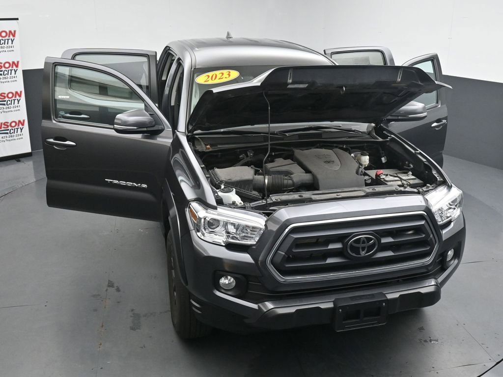 Used 2023 Toyota Tacoma SR5 AWD/4WD image 39