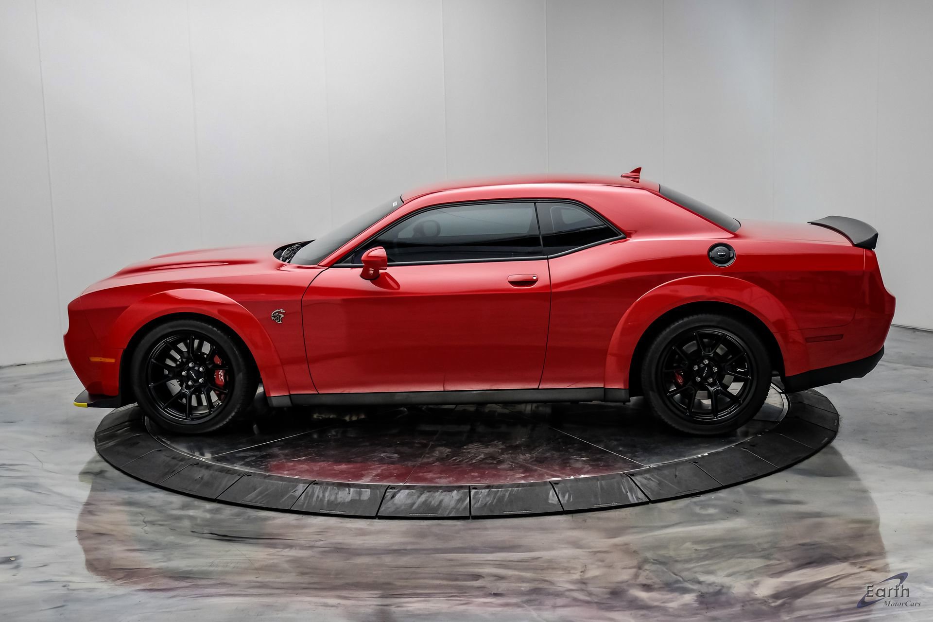 Used 2021 Dodge Challenger SRT Hellcat Redeye image 9