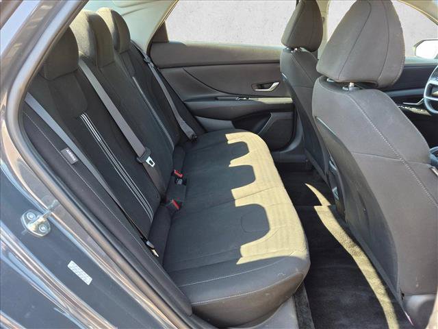 Used 2024 Hyundai Elantra SEL FWD image 19
