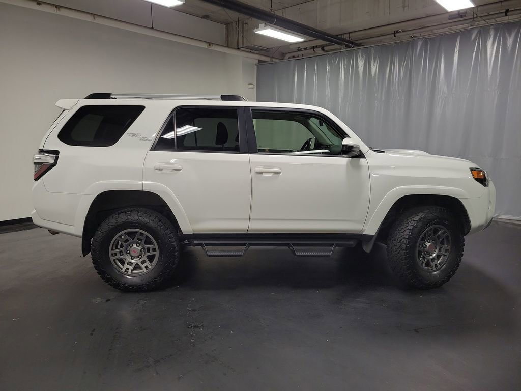 Used 2018 Toyota 4Runner TRD Off-Road w/ TRD Performance Package AWD/4WD image 9