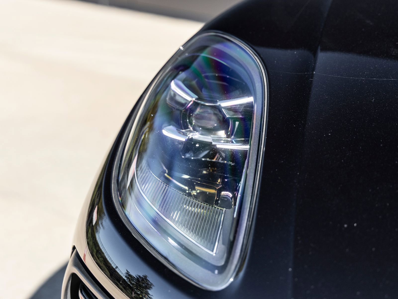 Certified 2023 Porsche Macan image 18