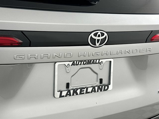 Used 2024 Toyota Grand Highlander FWD image 29
