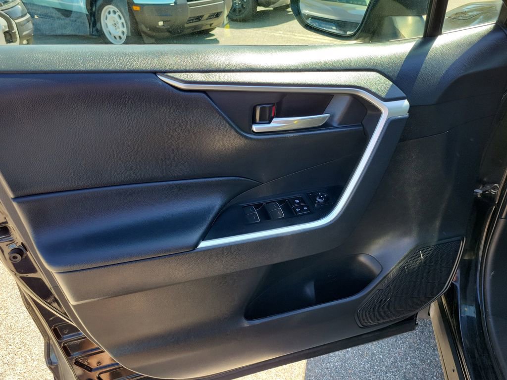 Used 2023 Toyota RAV4 XLE w/ Convenience Package image 15