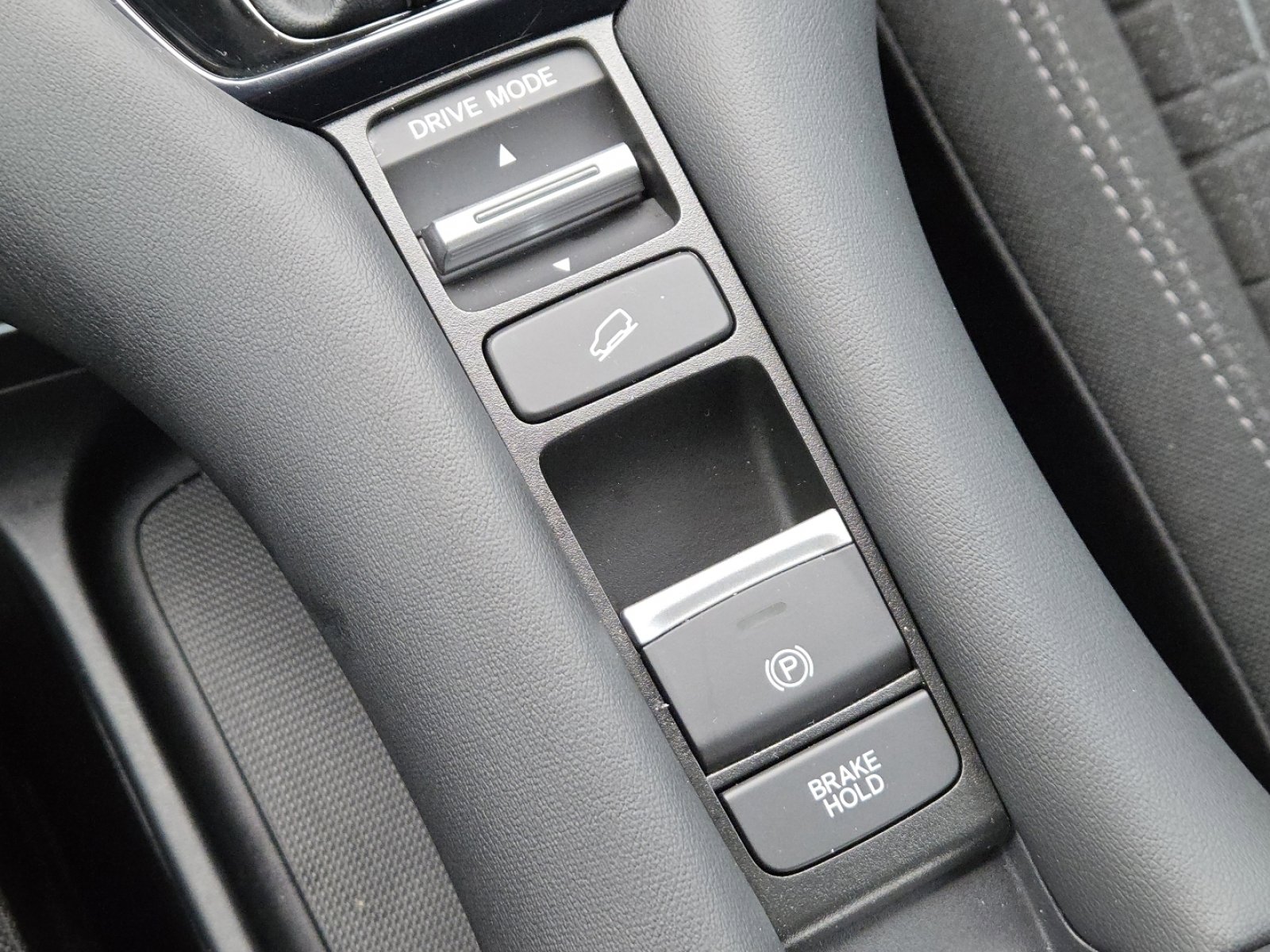 Used 2024 Honda HR-V LX image 9