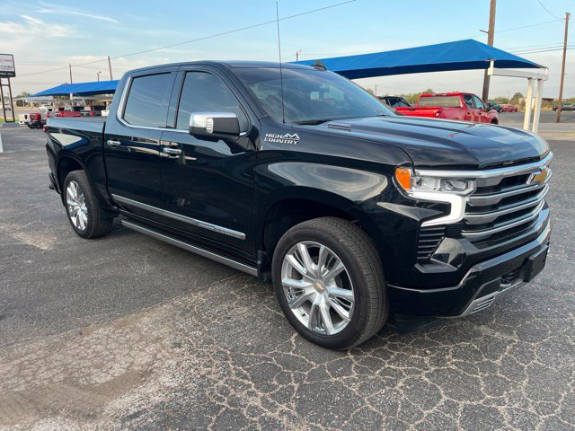Used 2025 Chevrolet Silverado 1500 High Country AWD/4WD image 3