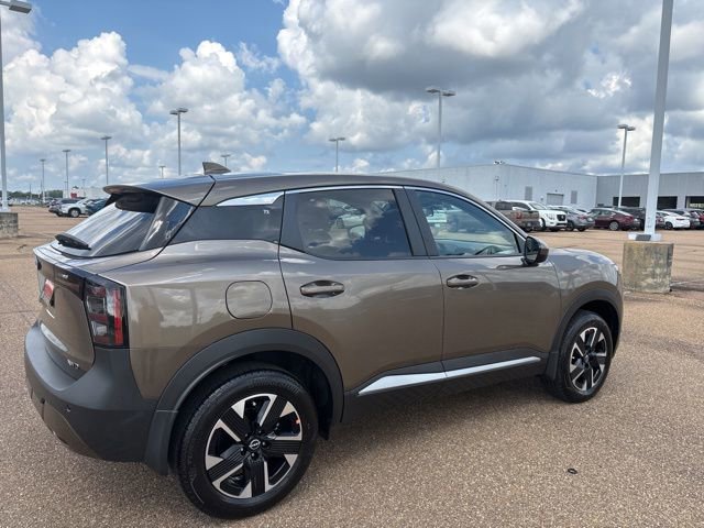 New 2025 Nissan Kicks SV image 4