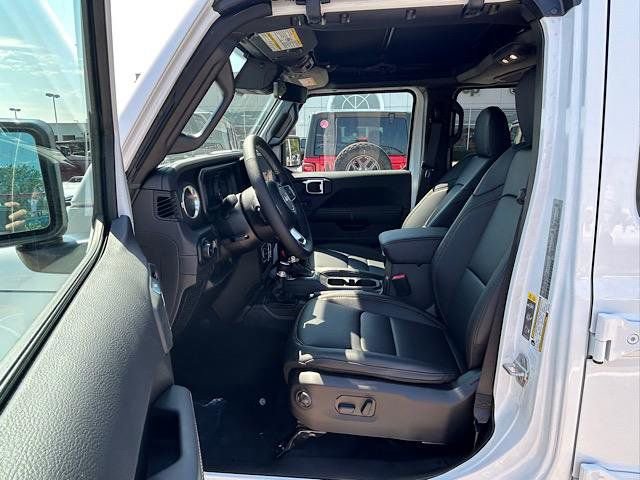New 2025 Jeep Wrangler Sahara image 8