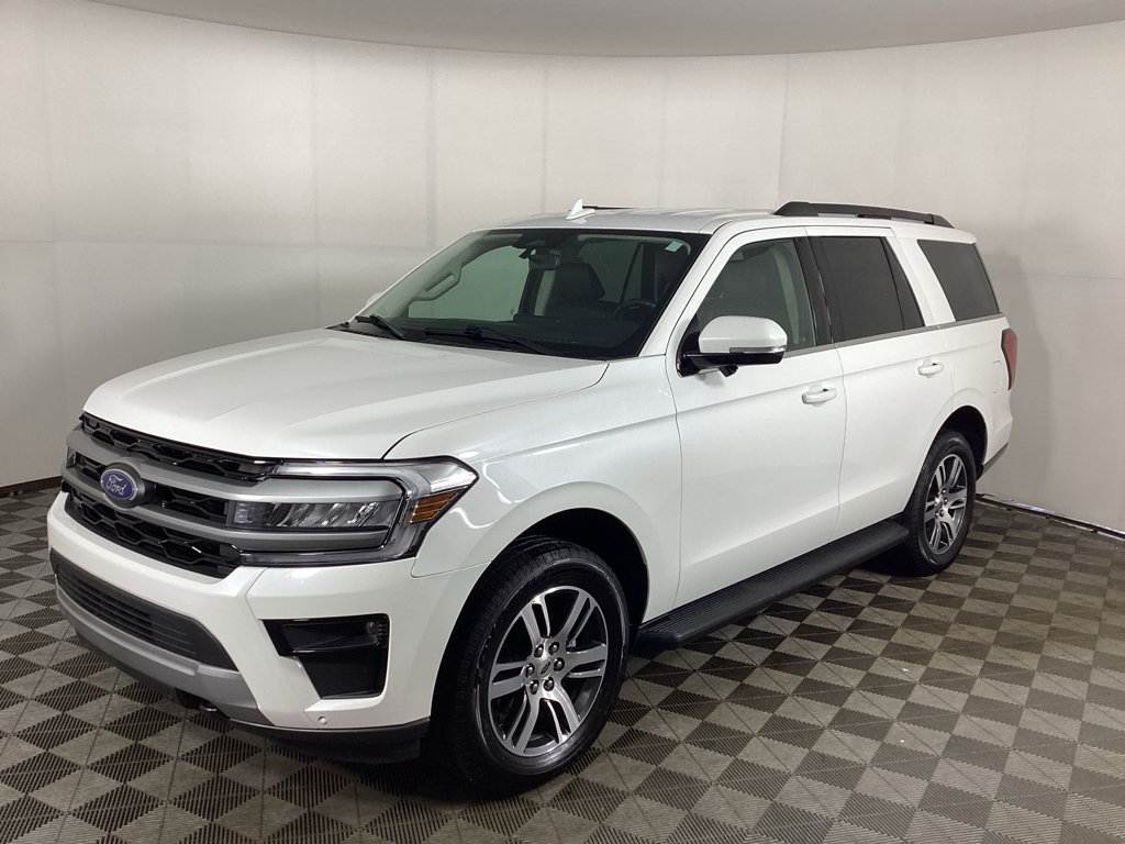 Used 2024 Ford Expedition XLT AWD/4WD image 5
