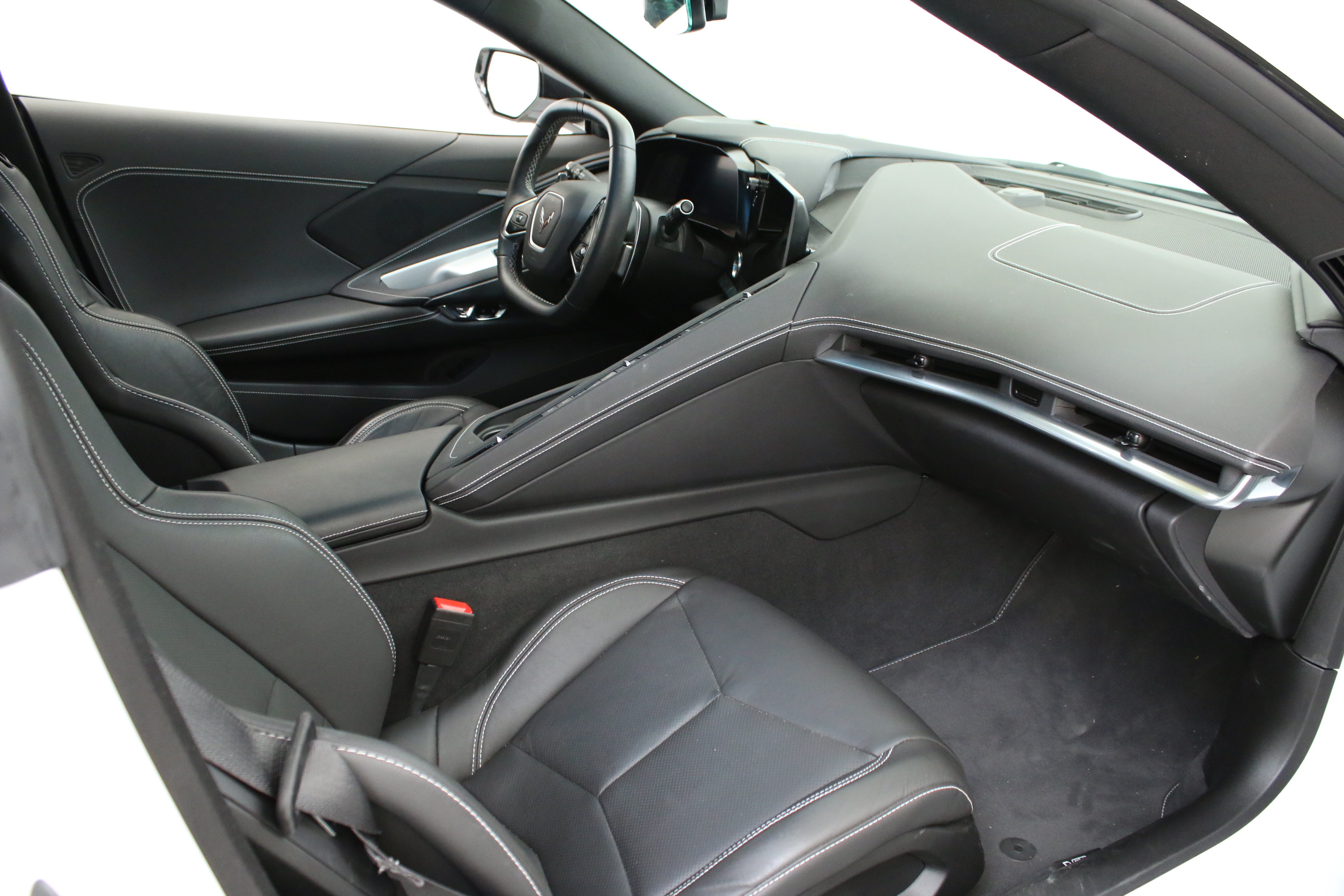 Used 2021 Chevrolet Corvette Stingray Coupe w/ Z51 Performance Package RWD image 31