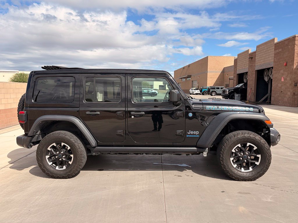 Used 2024 Jeep Wrangler Unlimited Rubicon 4xe w/ Convenience Group AWD/4WD image 9