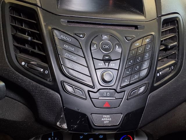 Used 2015 Ford Fiesta SE FWD image 7