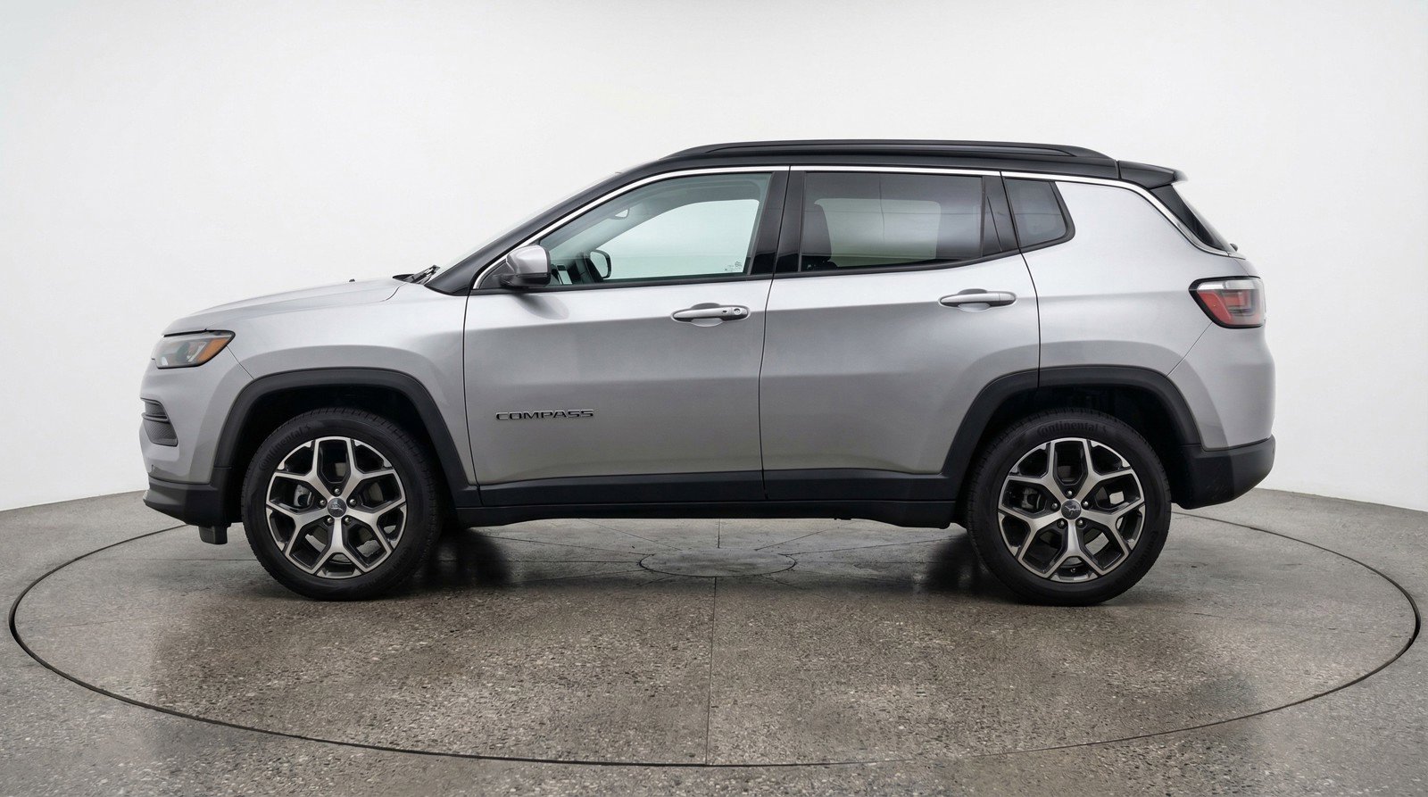 Used 2025 Jeep Compass Limited image 5