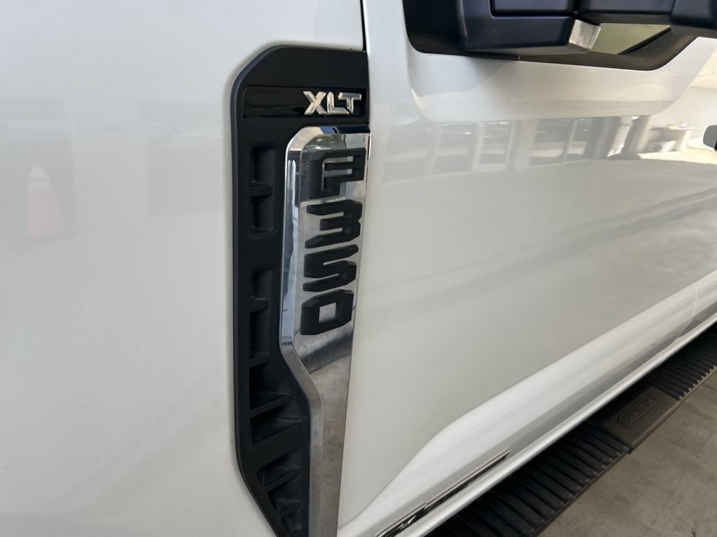Used 2025 Ford F350 XLT w/ FX4 Off-Road Package AWD/4WD image 14