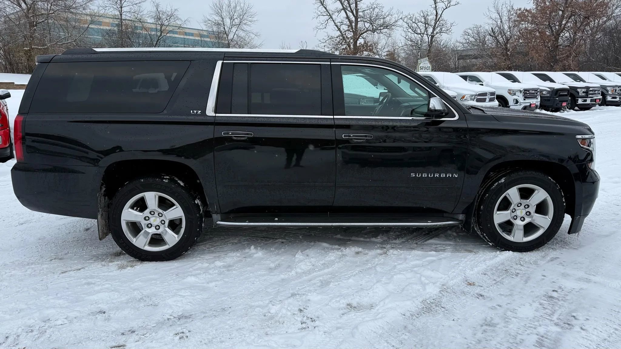 Used 2015 Chevrolet Suburban LTZ image 6
