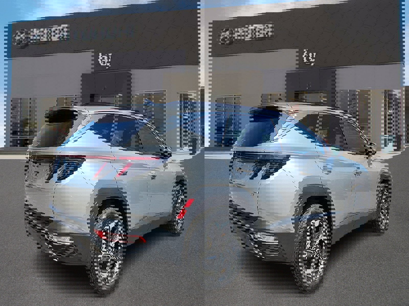 Used 2023 Hyundai Tucson SEL w/ Convenience Package AWD/4WD image 4