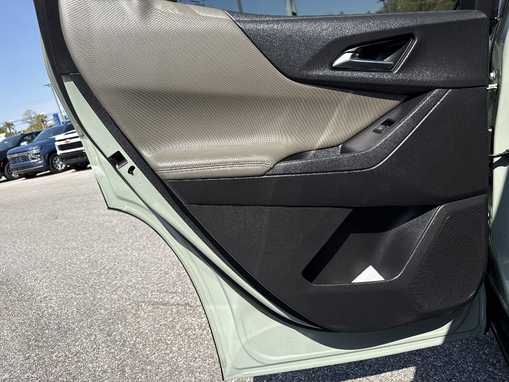 Used 2025 Chevrolet Equinox LT w/ Convenience Package II FWD image 66