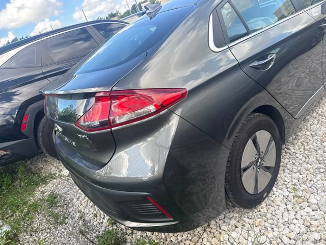 Used 2022 Hyundai Ioniq SE FWD image 6
