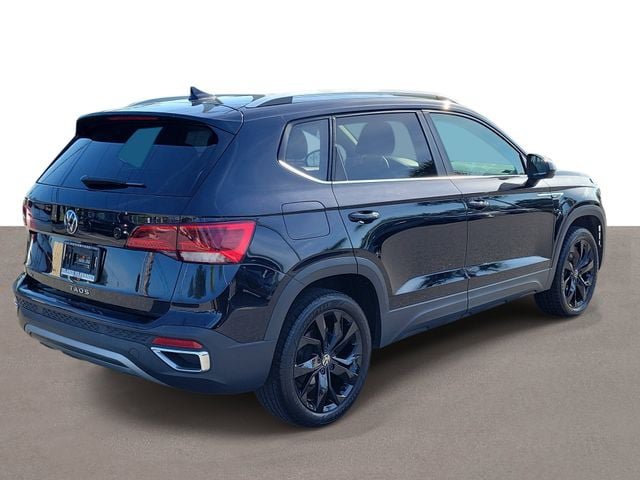 Used 2023 Volkswagen Taos SE w/ Black Wheel Package FWD image 4