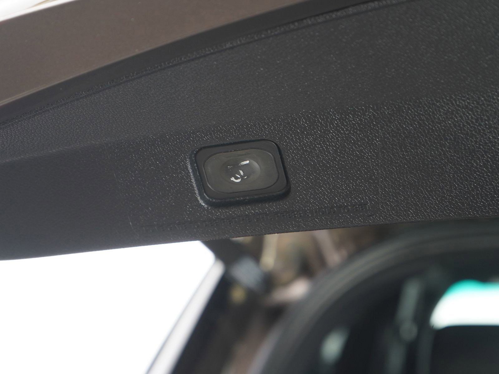 Used 2016 Ford Explorer XLT w/ Equipment Group 202A image 12