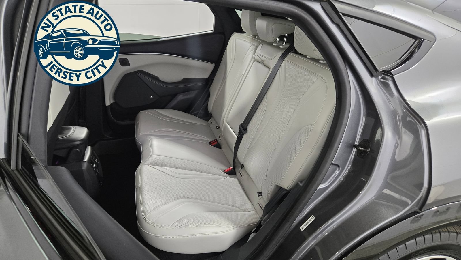 Used 2021 Ford Mustang Mach-E Premium AWD/4WD image 32