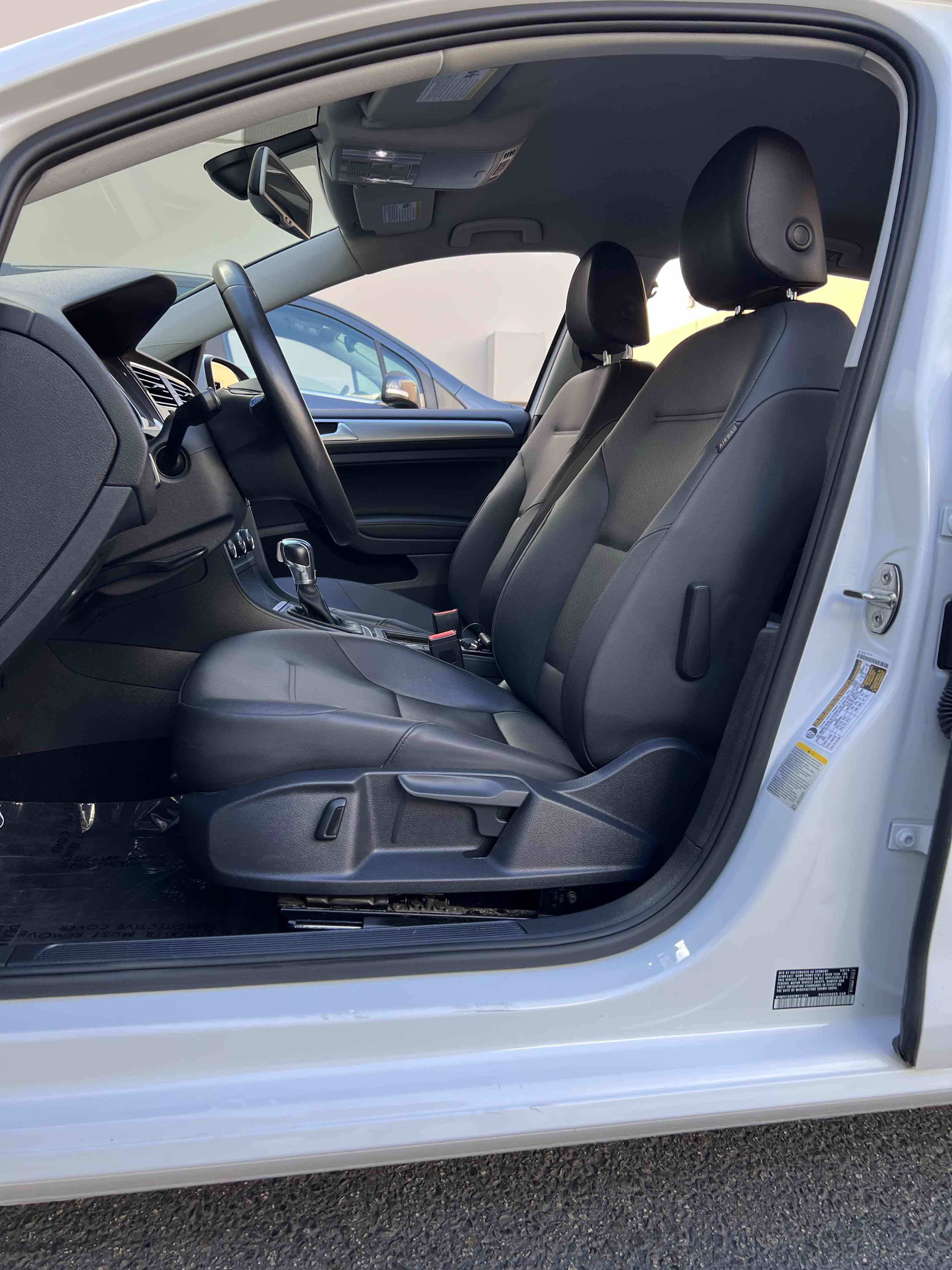 Used 2015 Volkswagen e-Golf SEL Premium FWD image 54