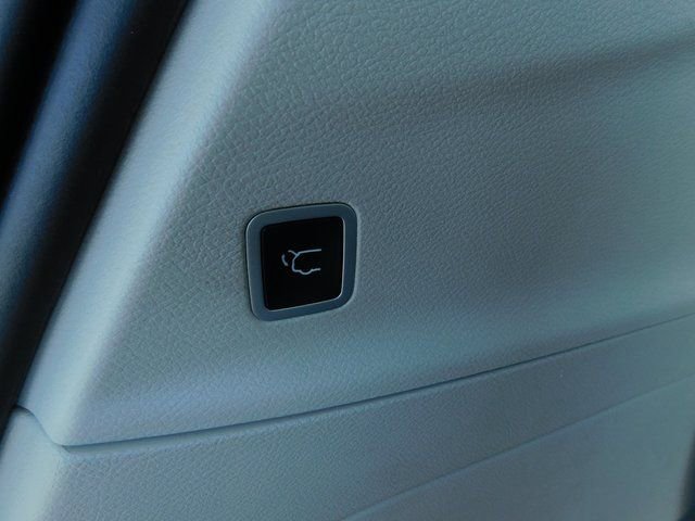 Certified 2020 Chrysler Voyager Lxi FWD image 30