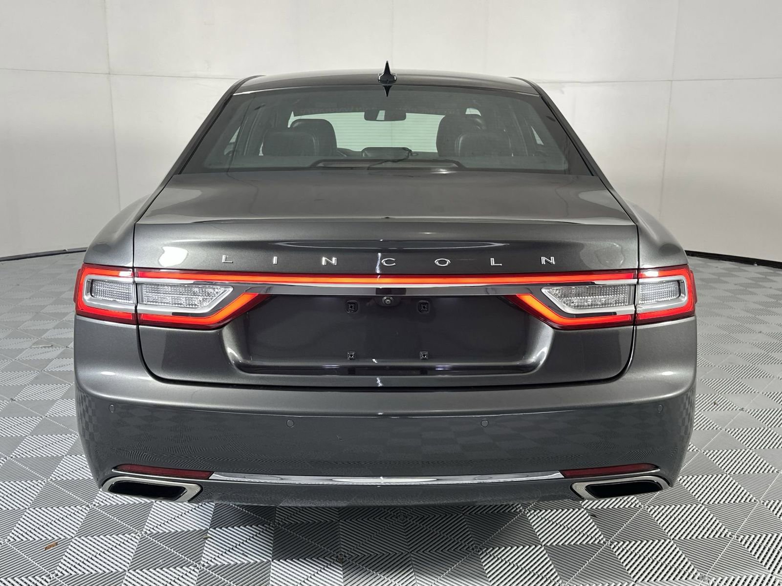 Used 2020 Lincoln Continental image 7