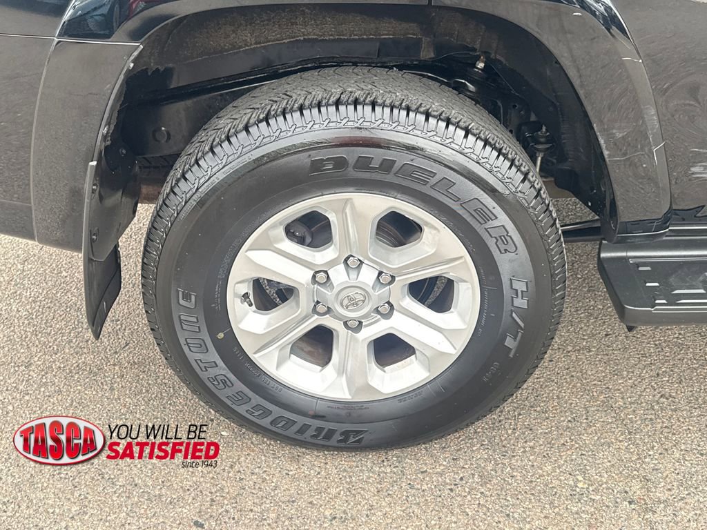 Used 2024 Toyota 4Runner SR5 AWD/4WD image 40