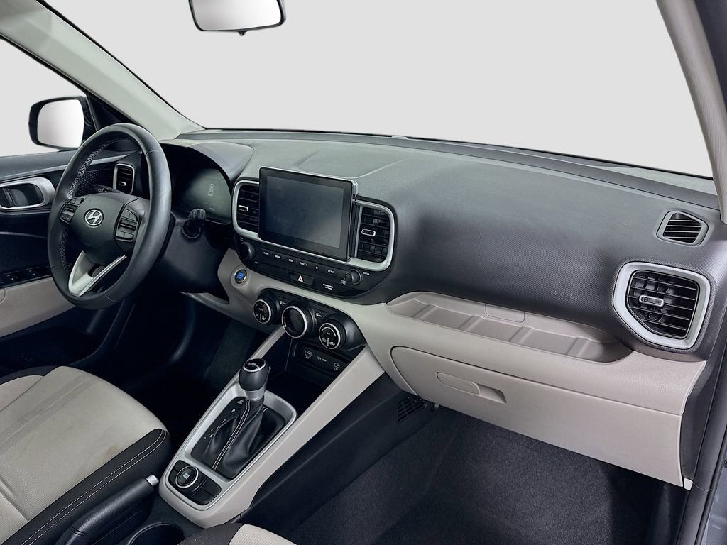 Used 2024 Hyundai Venue SEL image 28
