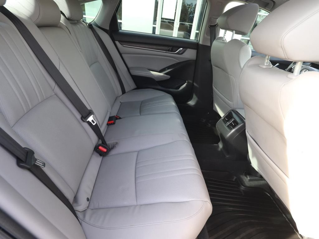 Used 2018 Honda Accord Touring image 23