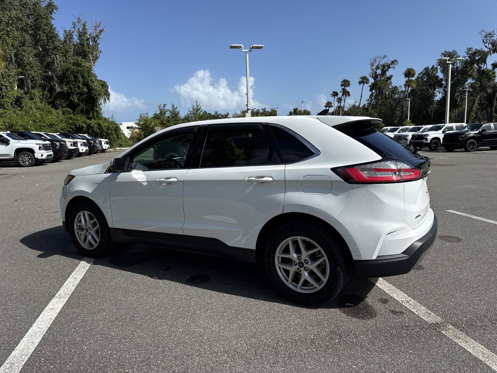 Used 2024 Ford Edge SEL AWD/4WD image 5