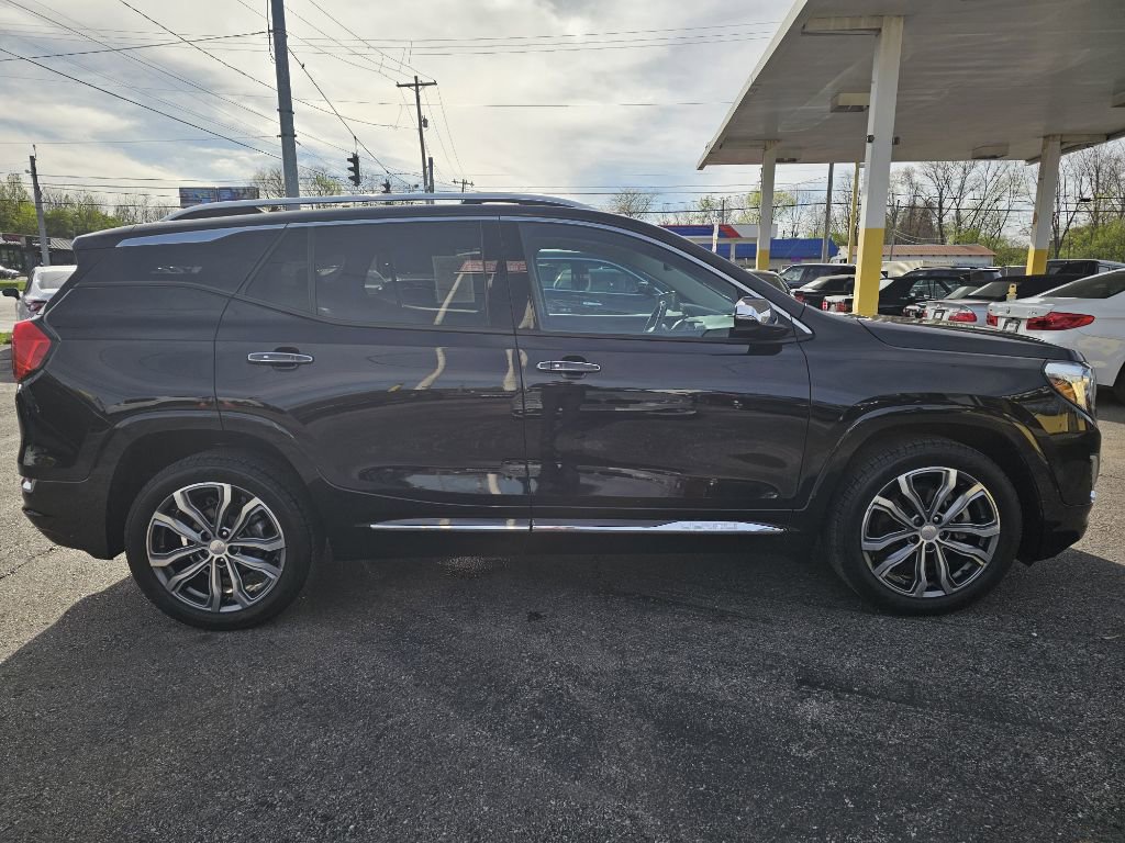 Used 2018 GMC Terrain Denali w/ Advanced Safety Package FWD image 12