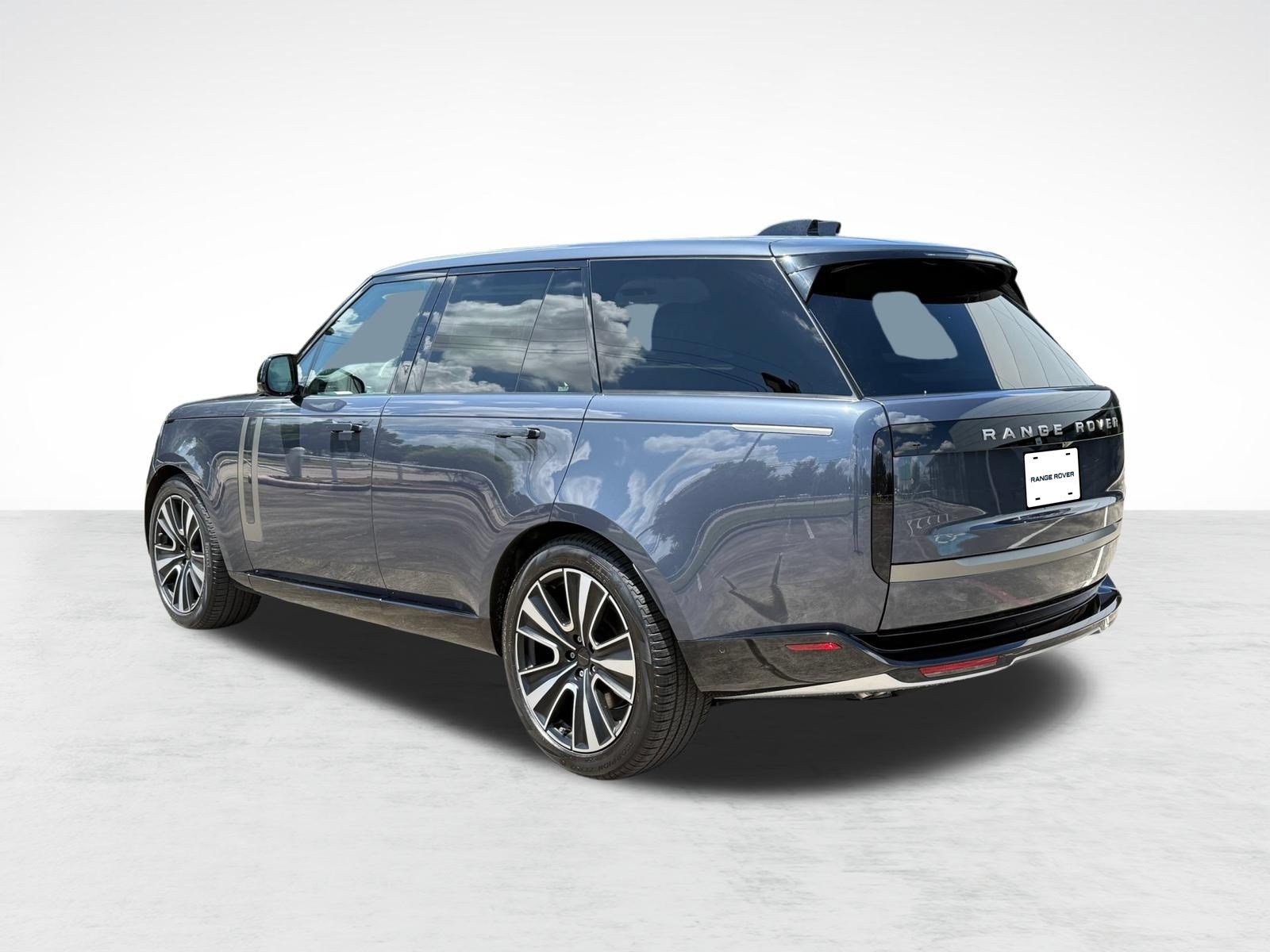 New 2026 Land Rover Range Rover SE AWD/4WD image 3