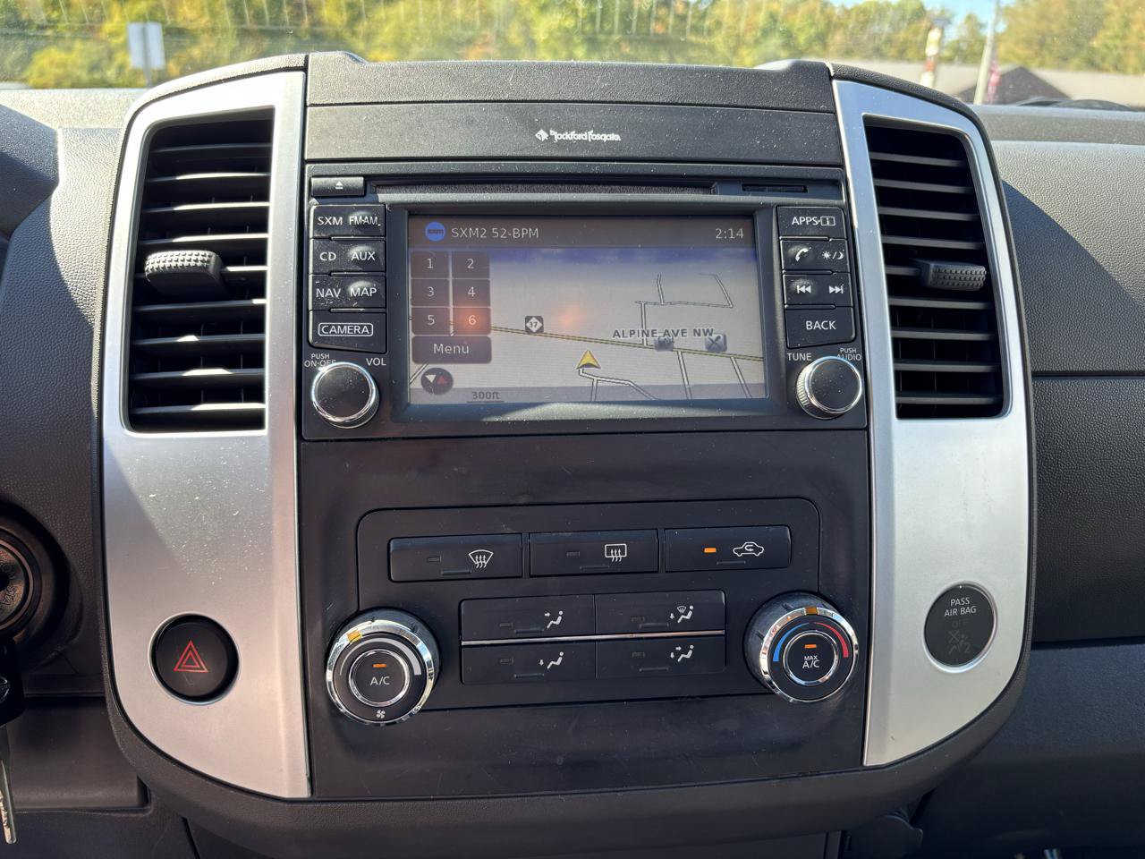 Used 2014 Nissan Xterra PRO-4X w/ Pro-4x Leather Package AWD/4WD image 22