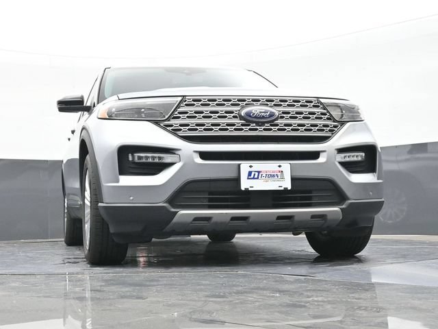 Used 2022 Ford Explorer Limited w/ Equipment Group 301A AWD/4WD image 57