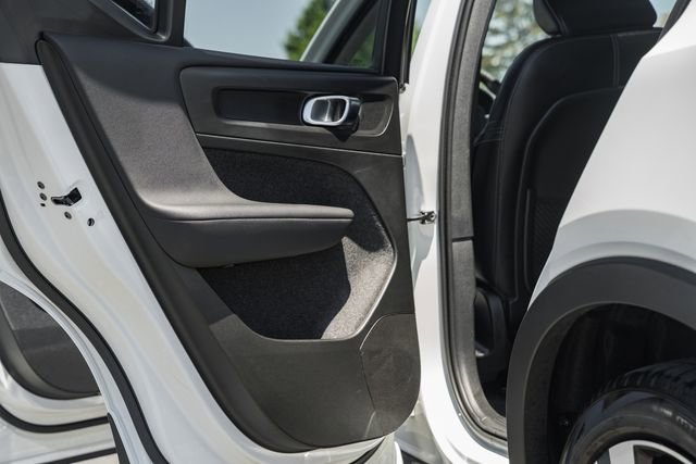 Used 2025 Volvo XC40 B5 Plus AWD/4WD image 40