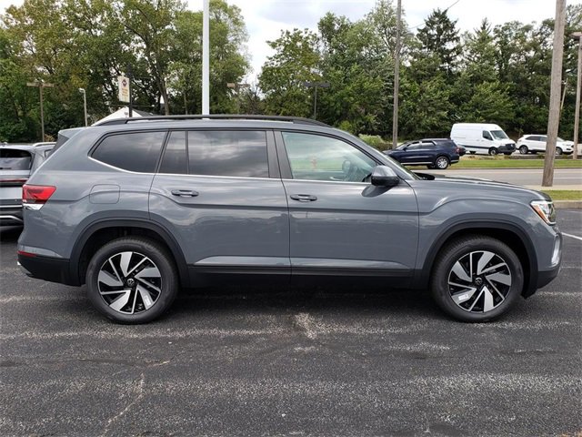 New 2026 Volkswagen Atlas SE image 2