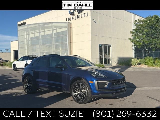 Used 2022 Porsche Macan AWD/4WD image 1