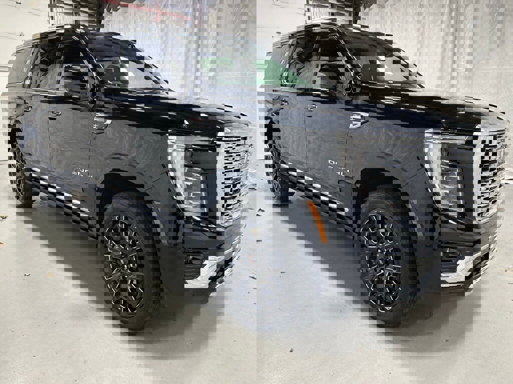 Used 2025 GMC Yukon XL Denali w/ Sun & Power Step Package