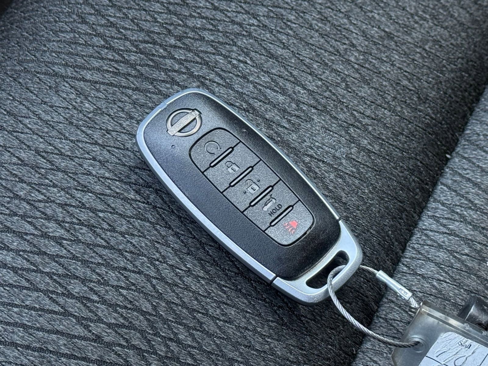 Used 2025 Nissan Rogue SV FWD image 23