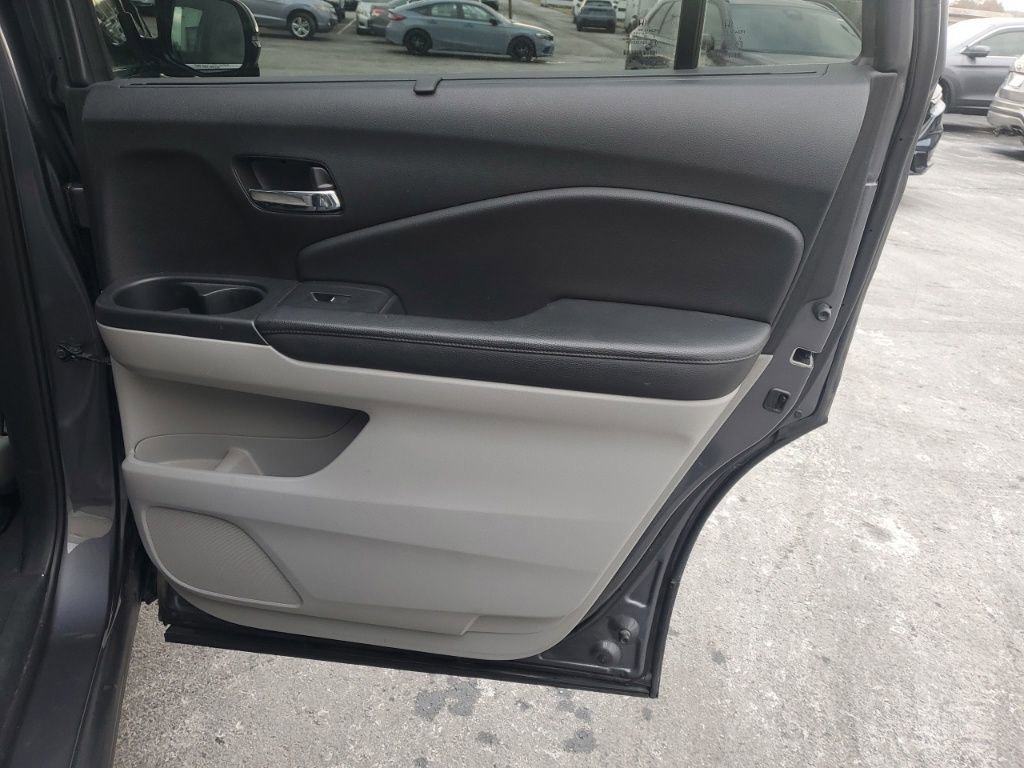 Used 2016 Honda Pilot Touring image 29