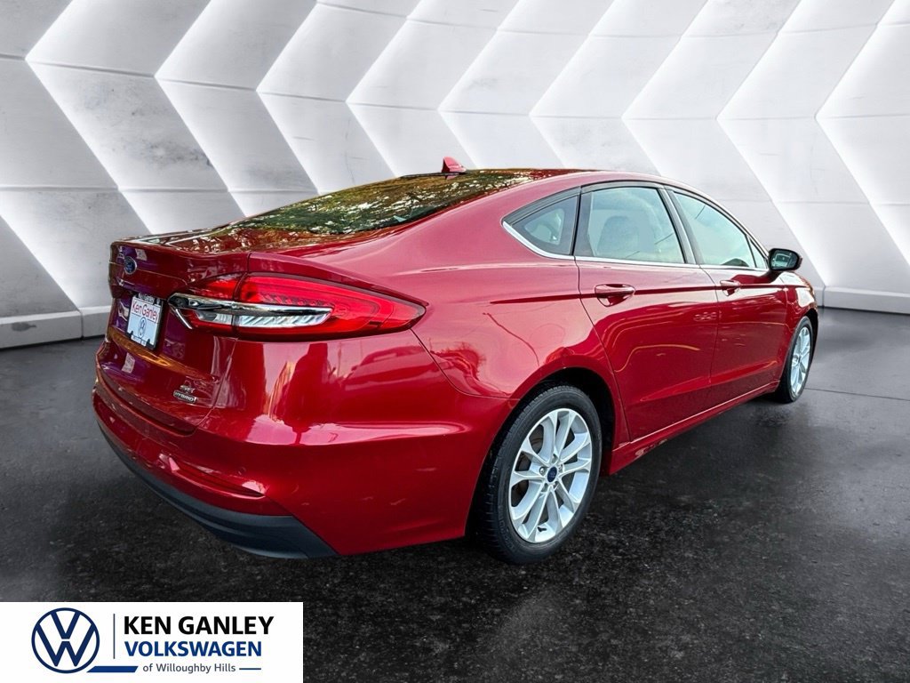 Used 2020 Ford Fusion SE FWD image 4