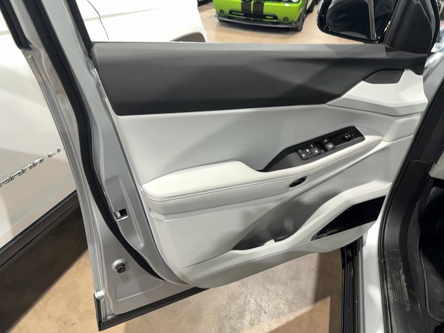 New 2026 Jeep Cherokee Limited AWD/4WD image 6