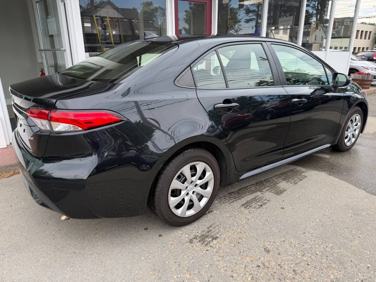Used 2020 Toyota Corolla LE FWD image 32