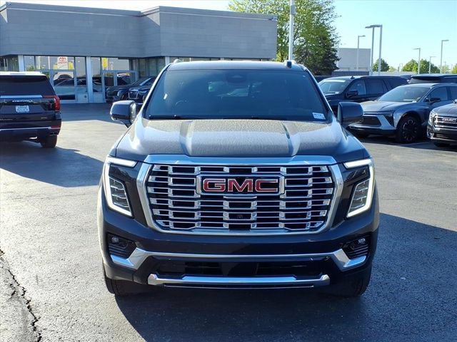 Used 2025 GMC Yukon Denali w/ Advanced Technology Package AWD/4WD image 14
